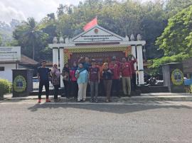 KUNJUNGAN DARI UGK