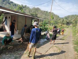 Kerja Bakti Warga Padukuhan Traju